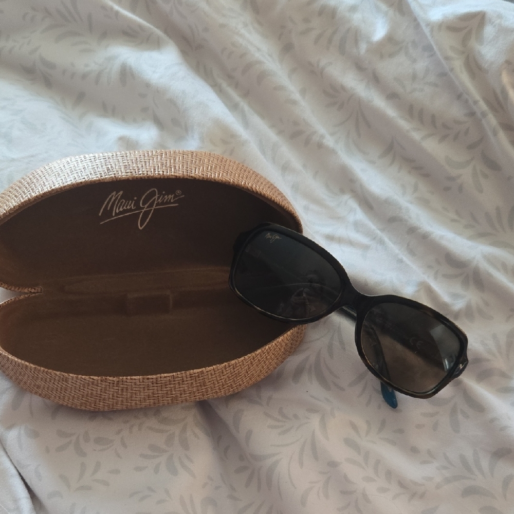 Maui Jim Black Sunglasses with Tan Case